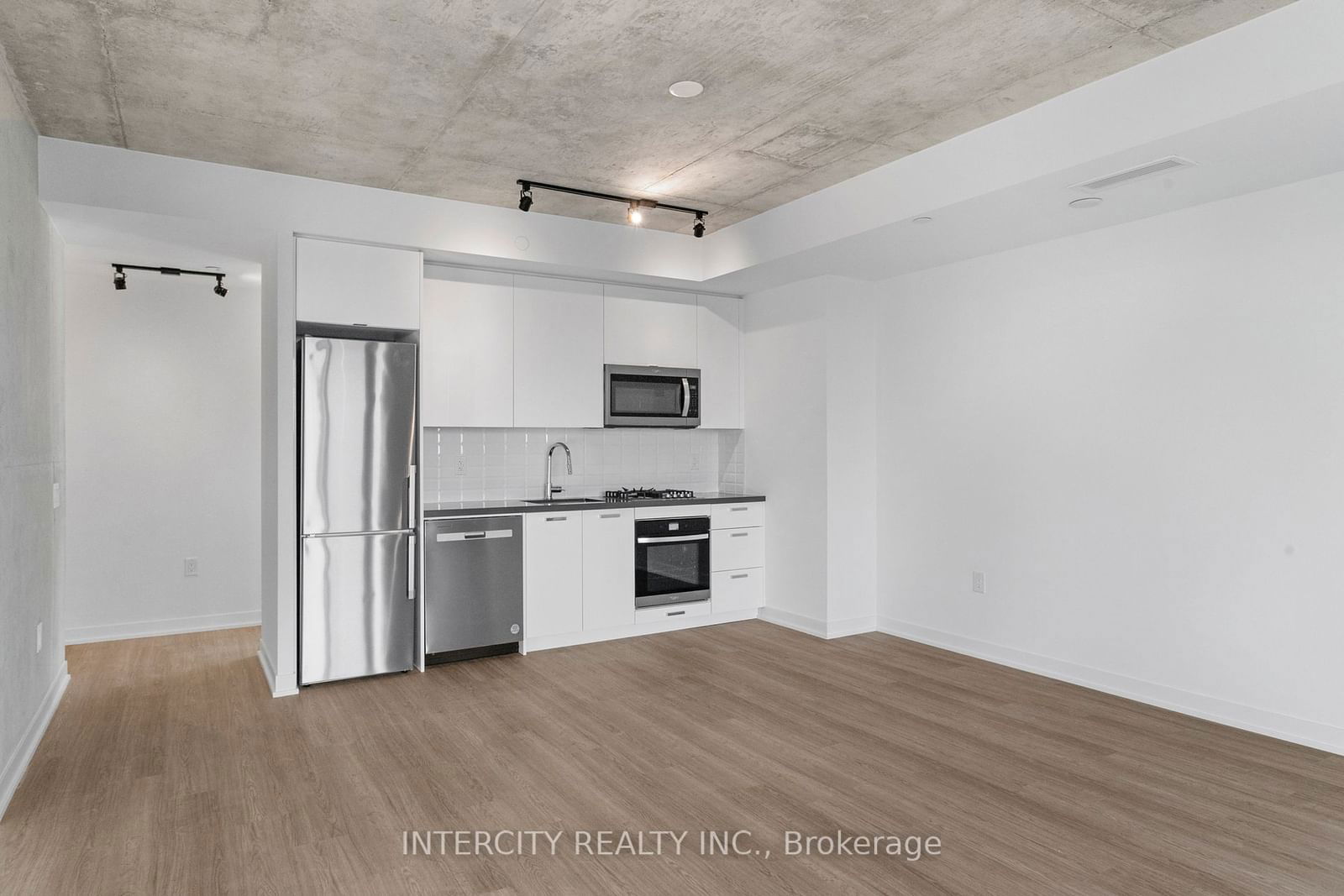 195 McCaul St, unit 1211 for rent