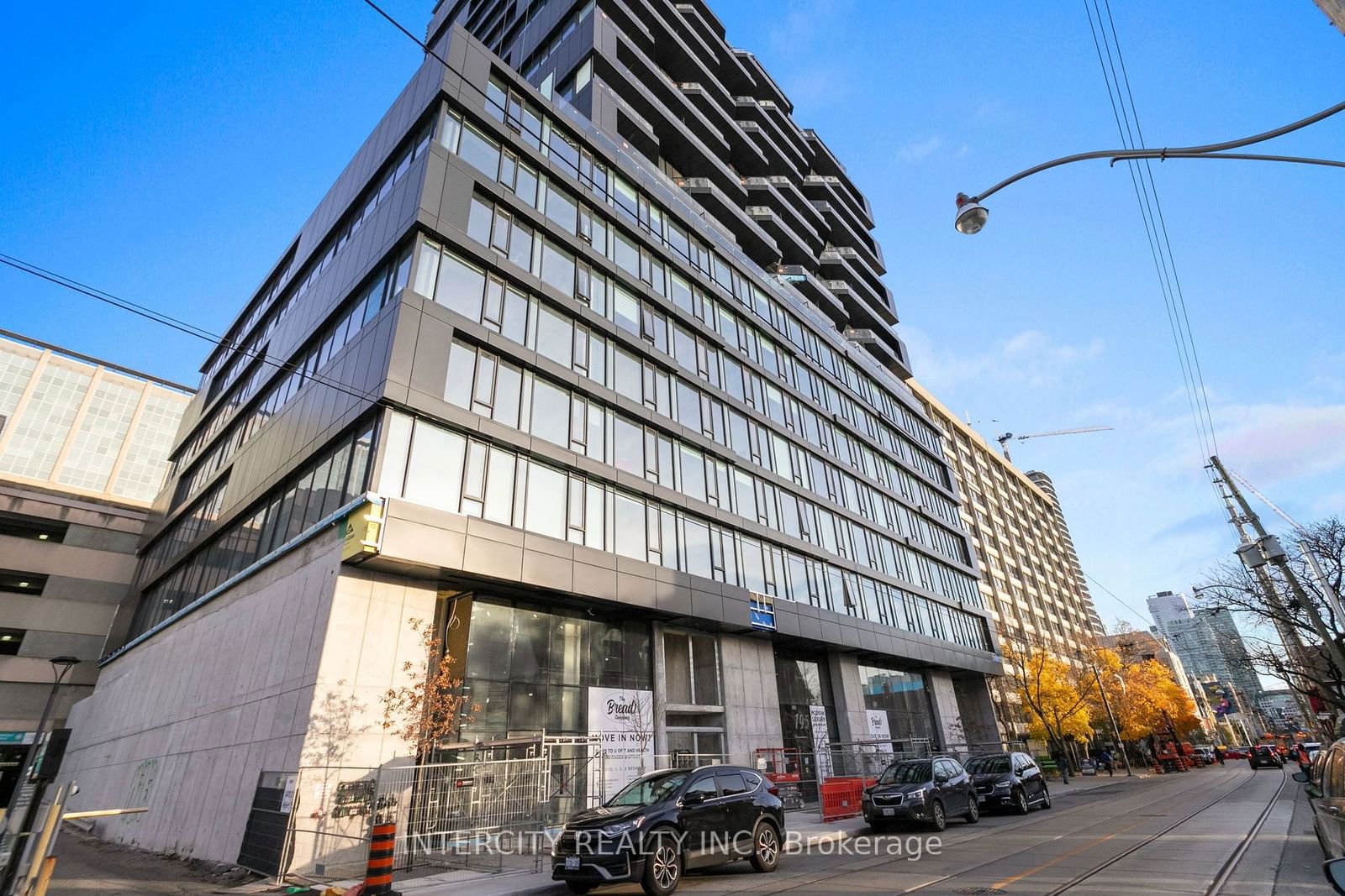 195 McCaul St, unit 1211 for rent