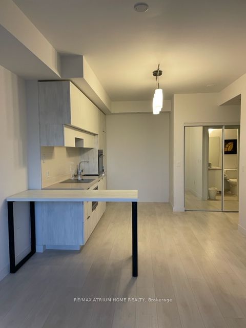 8 Eglinton Ave E, unit 1606 for rent