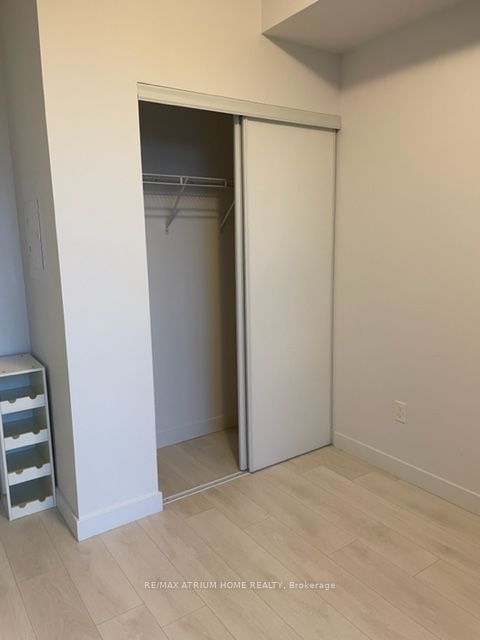 8 Eglinton Ave E, unit 1606 for rent