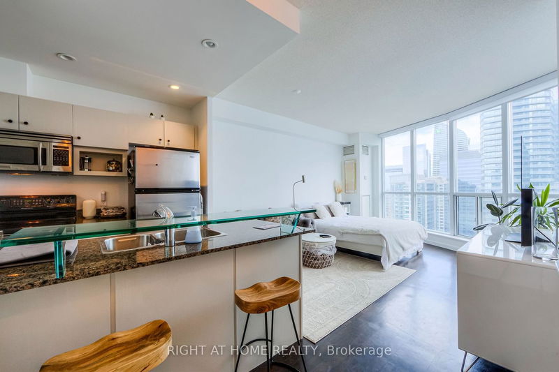 208 Queens Quay W, unit 3401 for rent