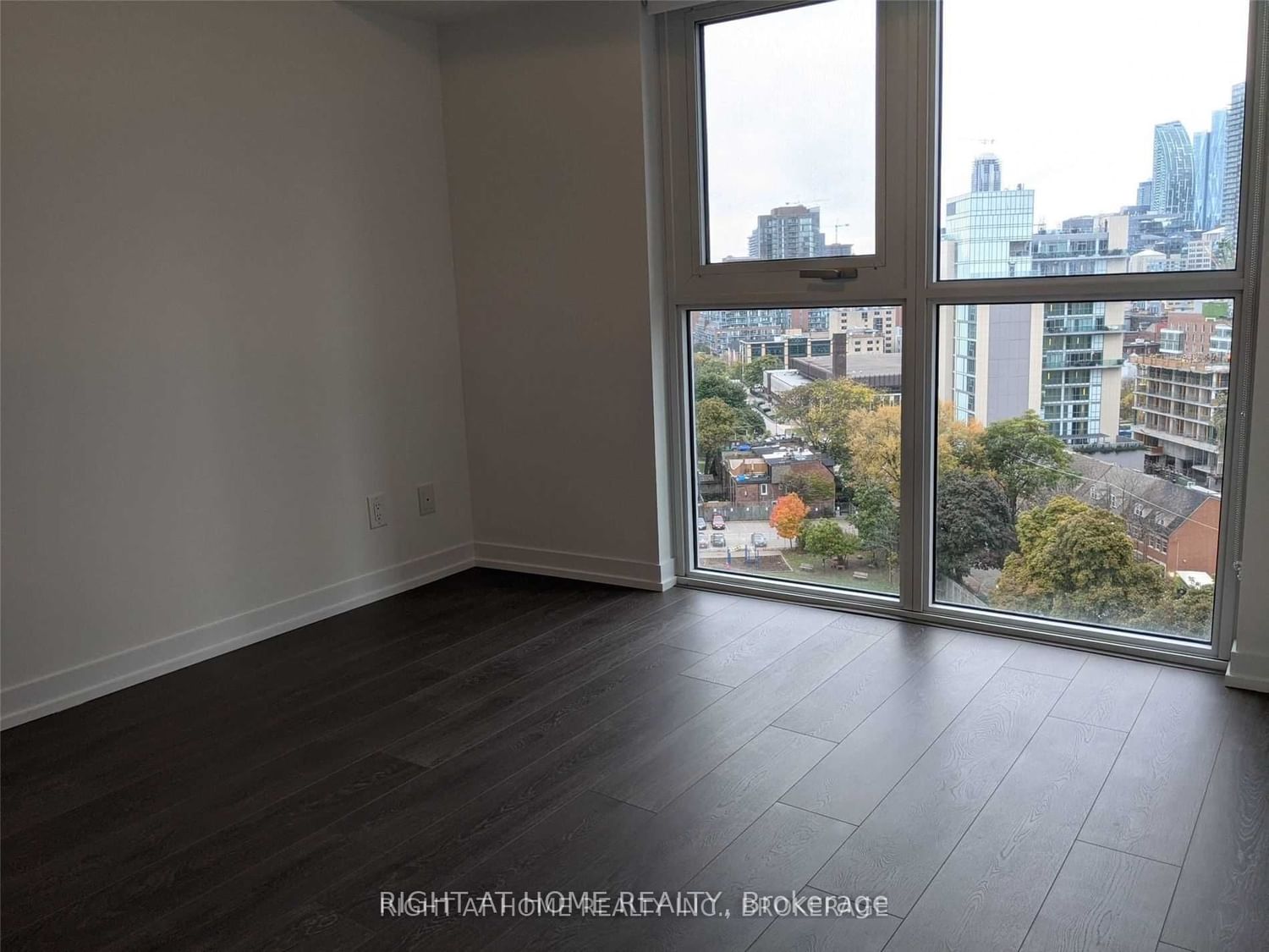 219 Dundas St E, unit 1505 for rent