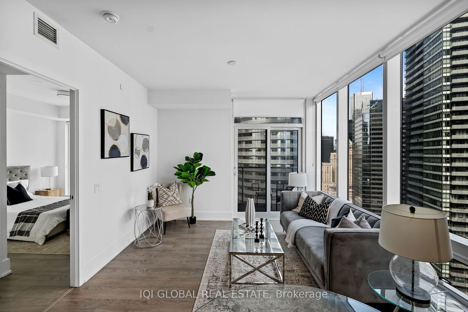 10 York St, unit 3003 for sale