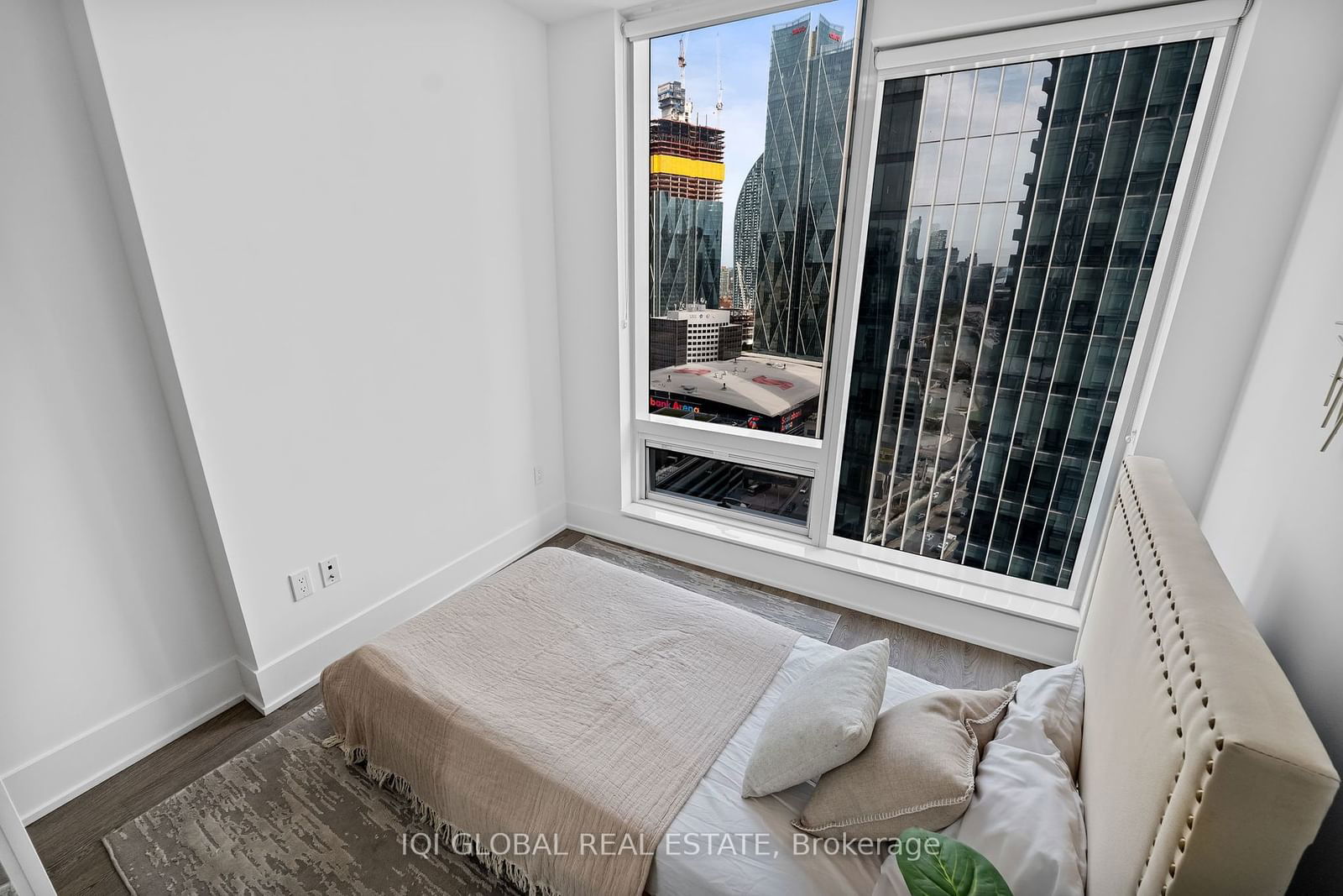 10 York St, unit 3003 for sale