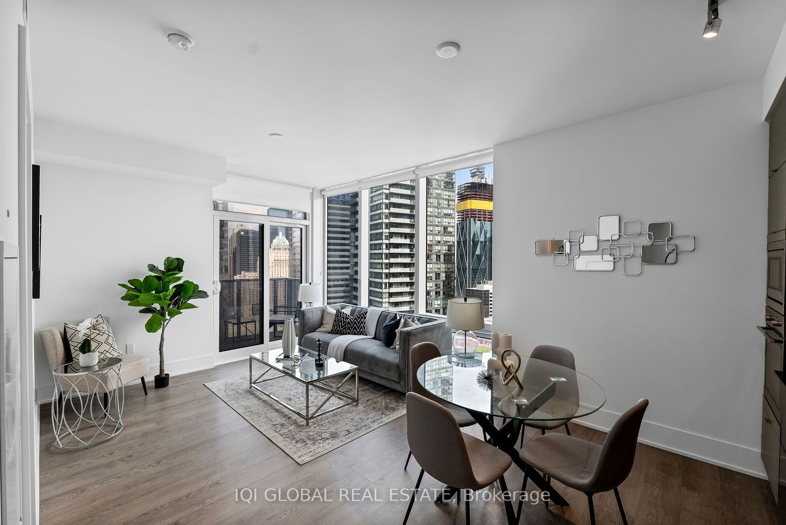 10 York St, unit 3003 for sale