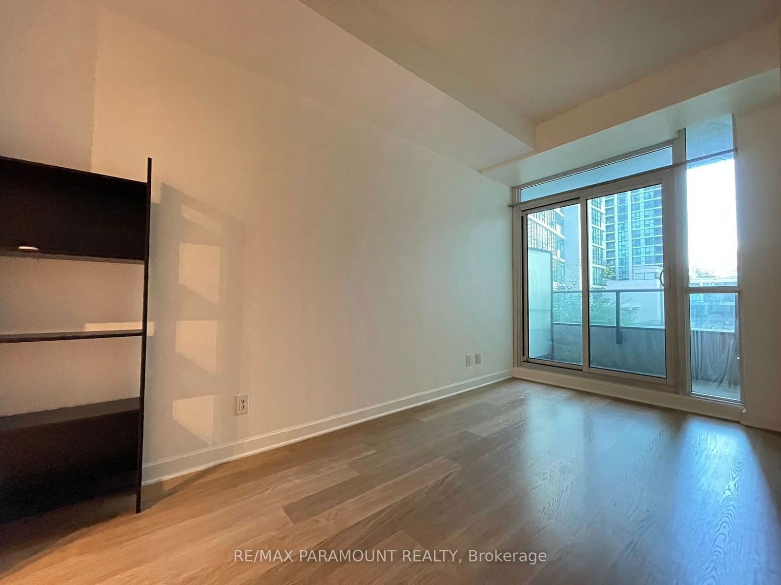 33 Bay St, unit 310 for rent