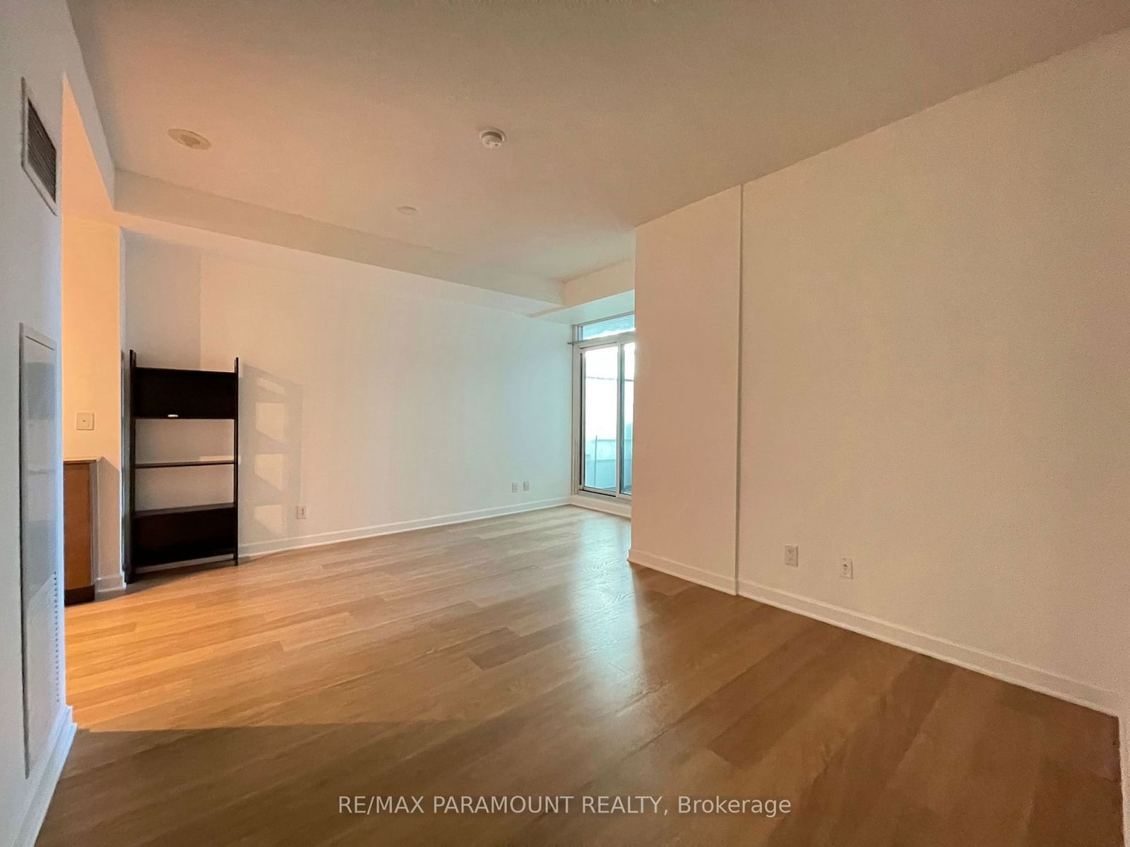 33 Bay St, unit 310 for rent