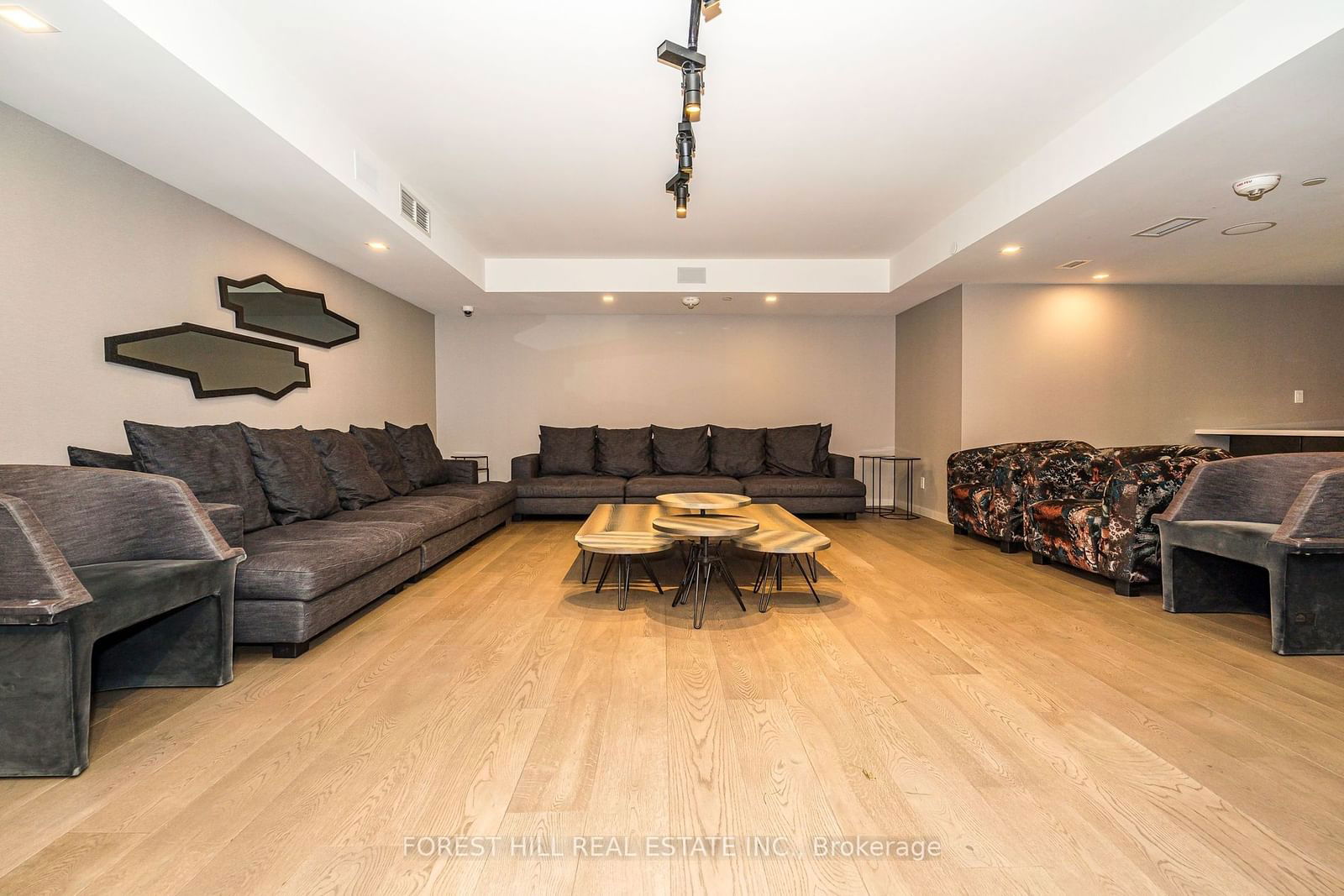 28 Wellesley St E, unit 1108 for rent