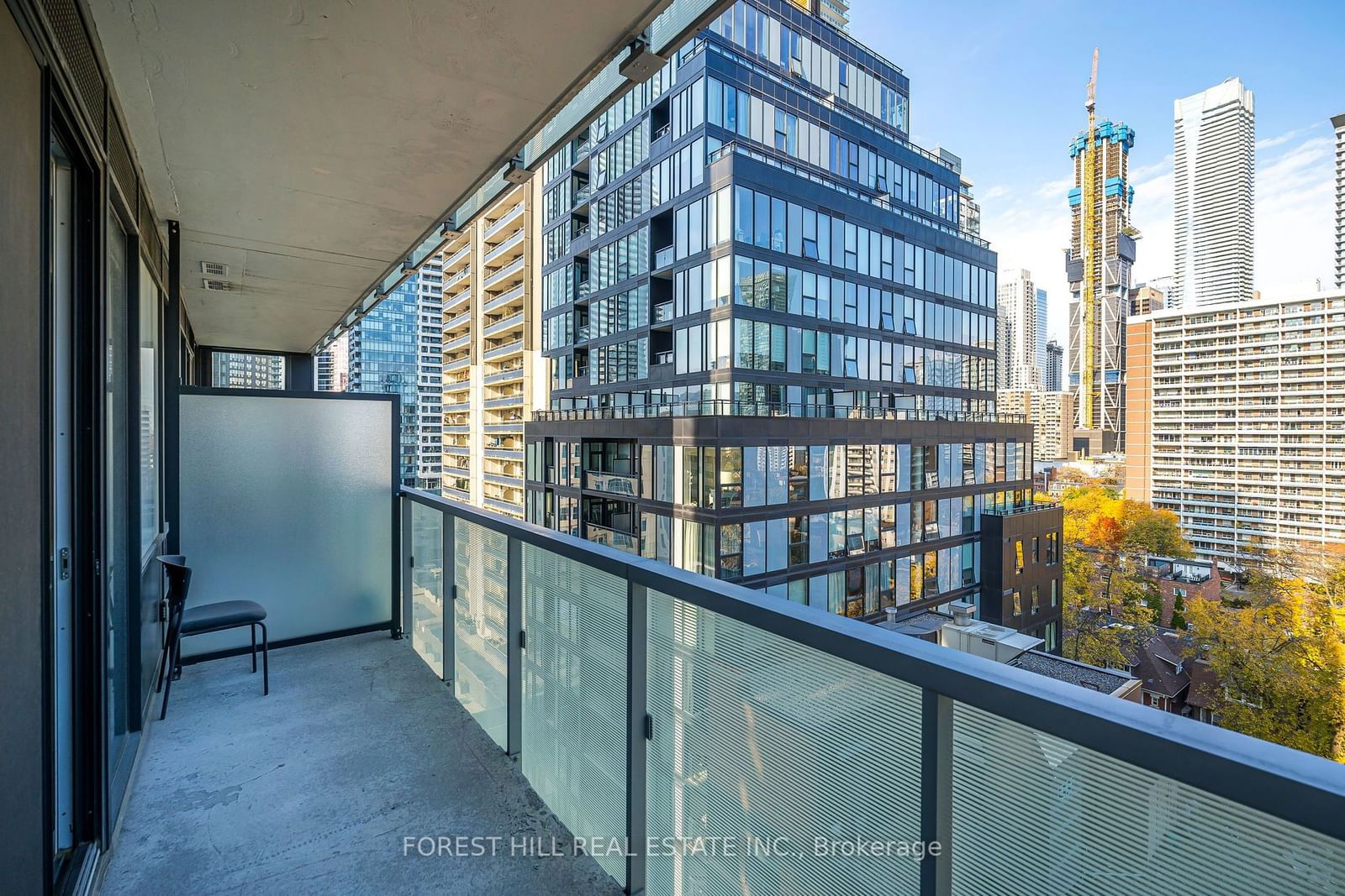 28 Wellesley St E, unit 1108 for rent