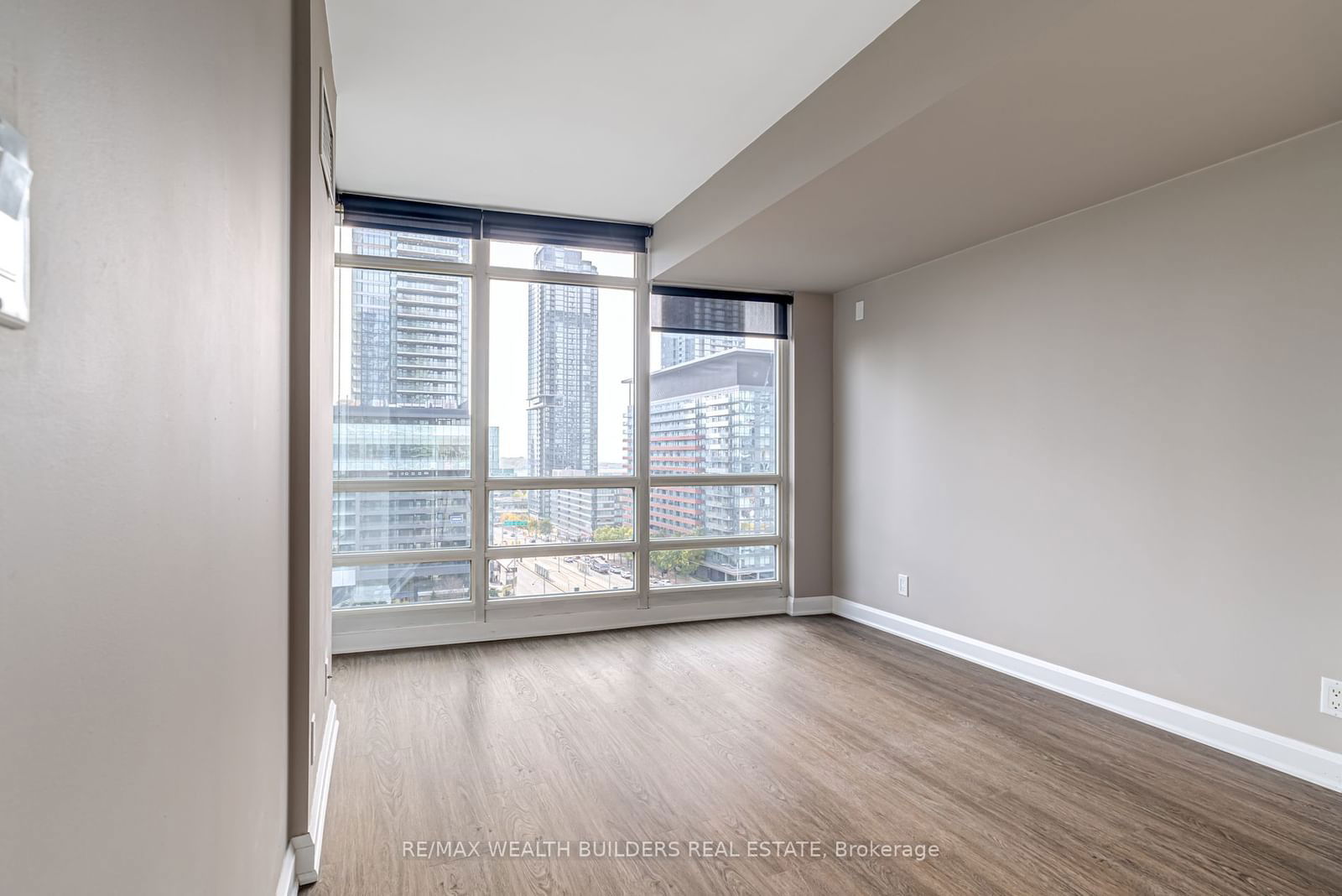 397 Front St W, unit 1612 for rent