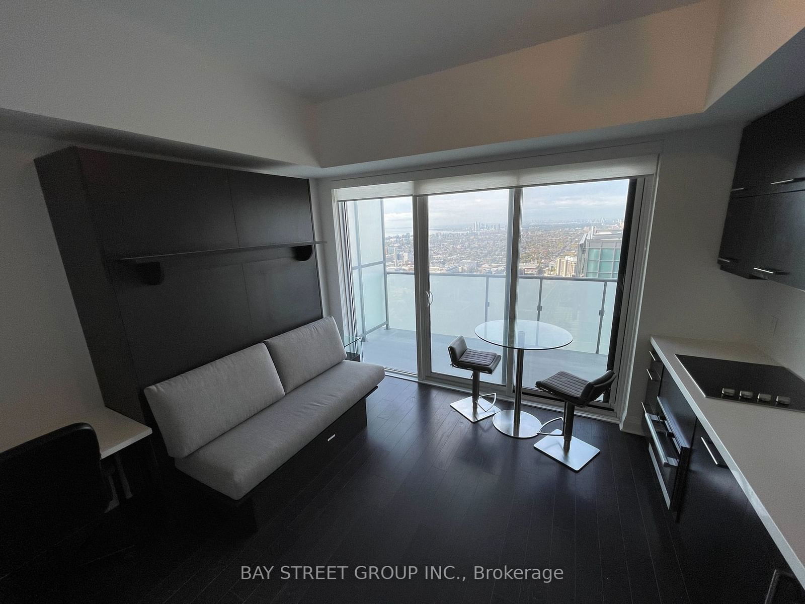 1080 Bay St, unit 5105 for rent