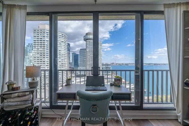 33 Harbour Sq, unit 2007 for rent