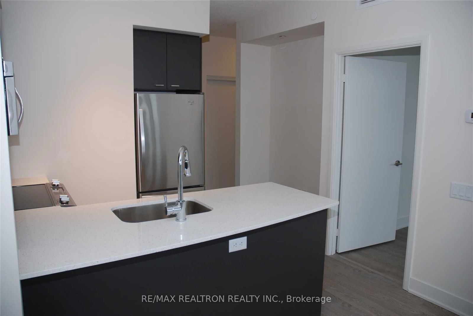 30 Roehampton Ave, unit 3107 for rent