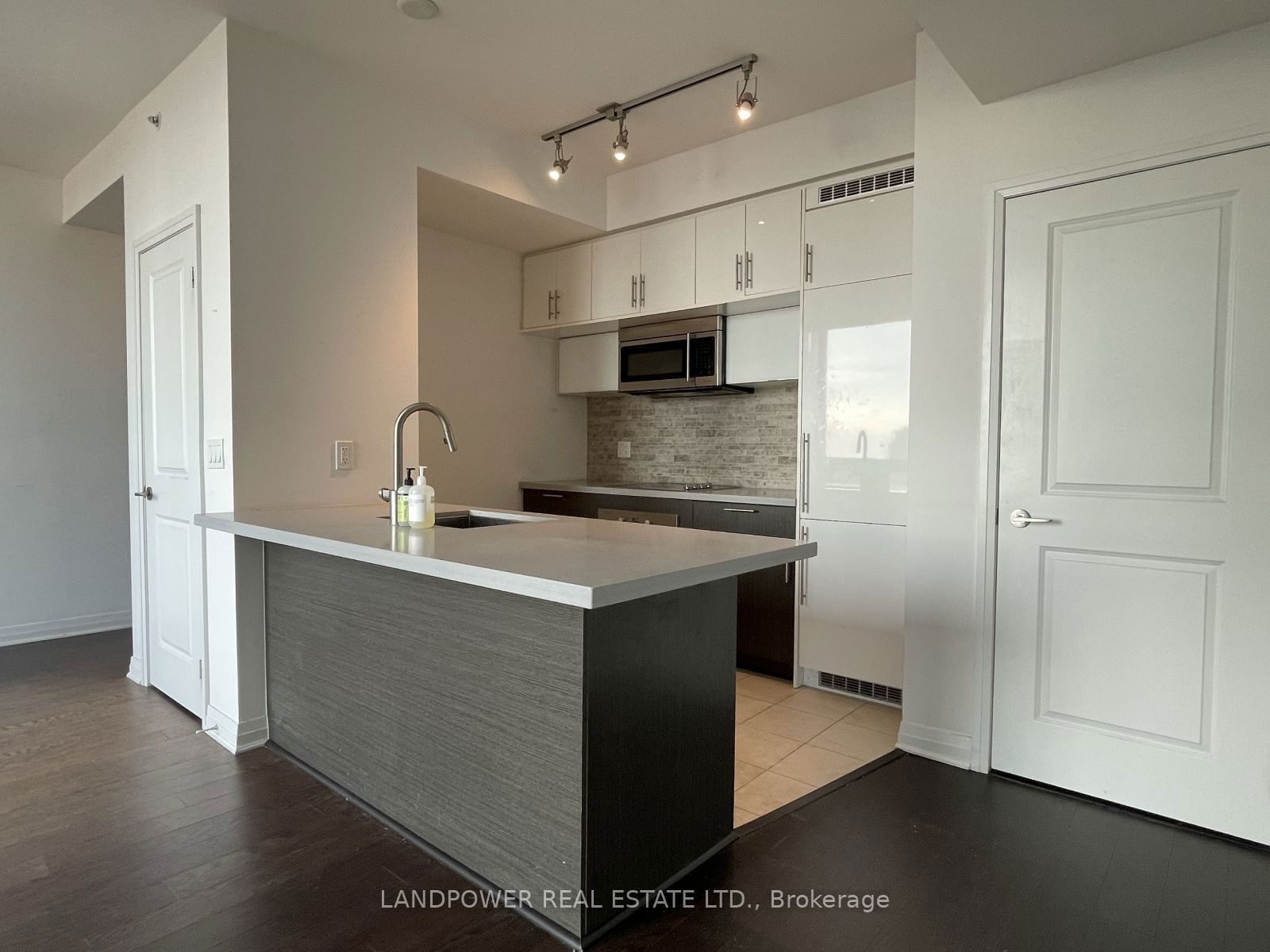 8 Mercer St, unit 2807 for rent