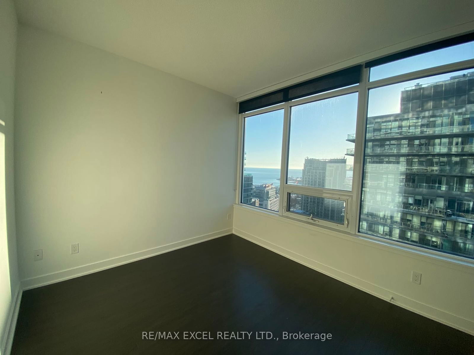 19 Bathurst St, unit 3103 for rent