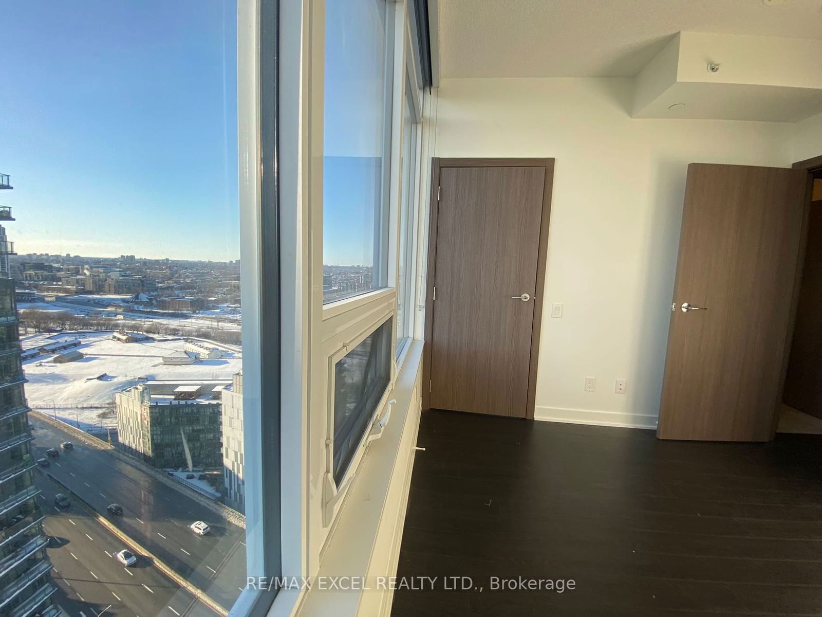 19 Bathurst St, unit 3103 for rent