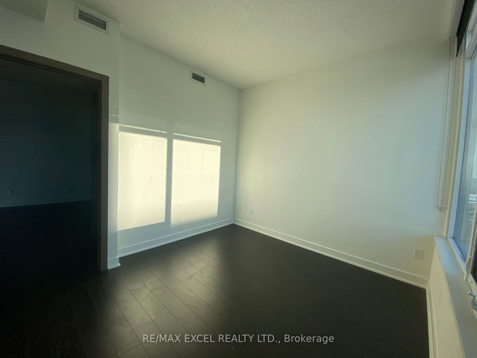 19 Bathurst St, unit 3103 for rent