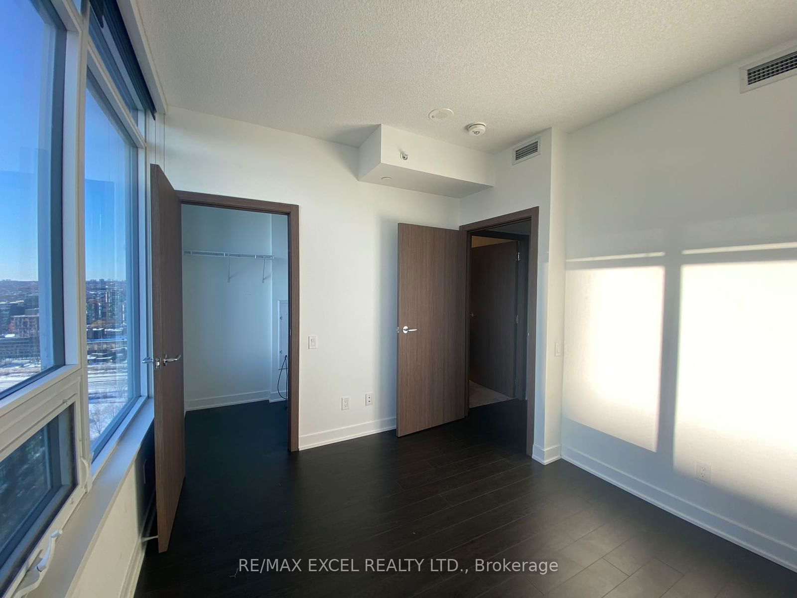 19 Bathurst St, unit 3103 for rent