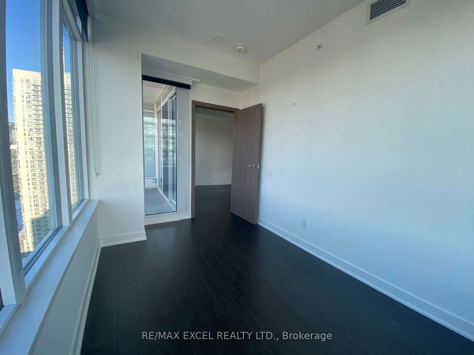 19 Bathurst St, unit 3103 for rent