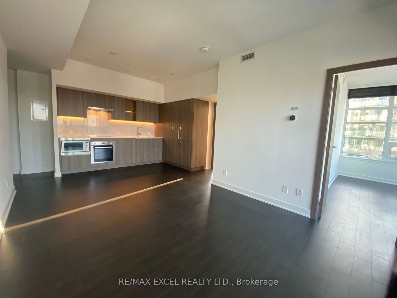 19 Bathurst St, unit 3103 for rent