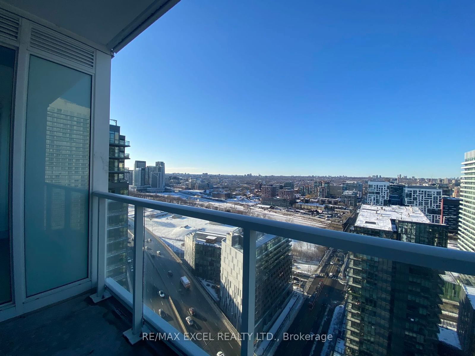 19 Bathurst St, unit 3103 for rent