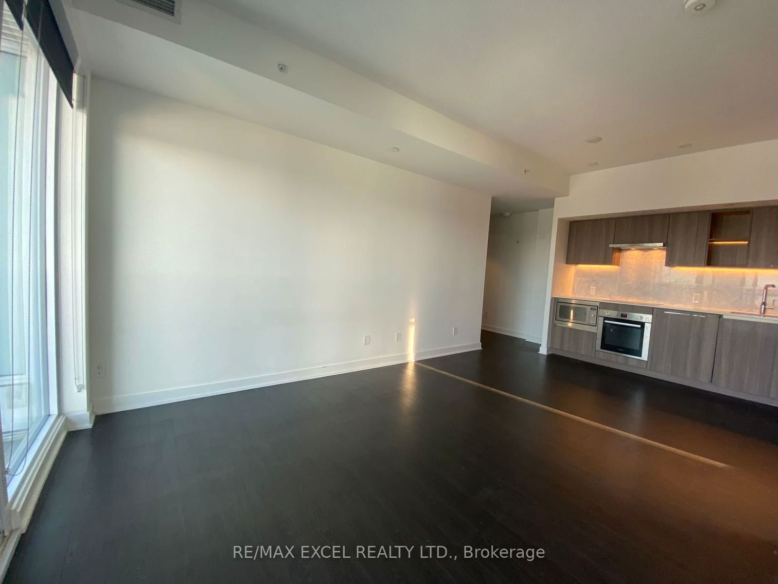 19 Bathurst St, unit 3103 for rent