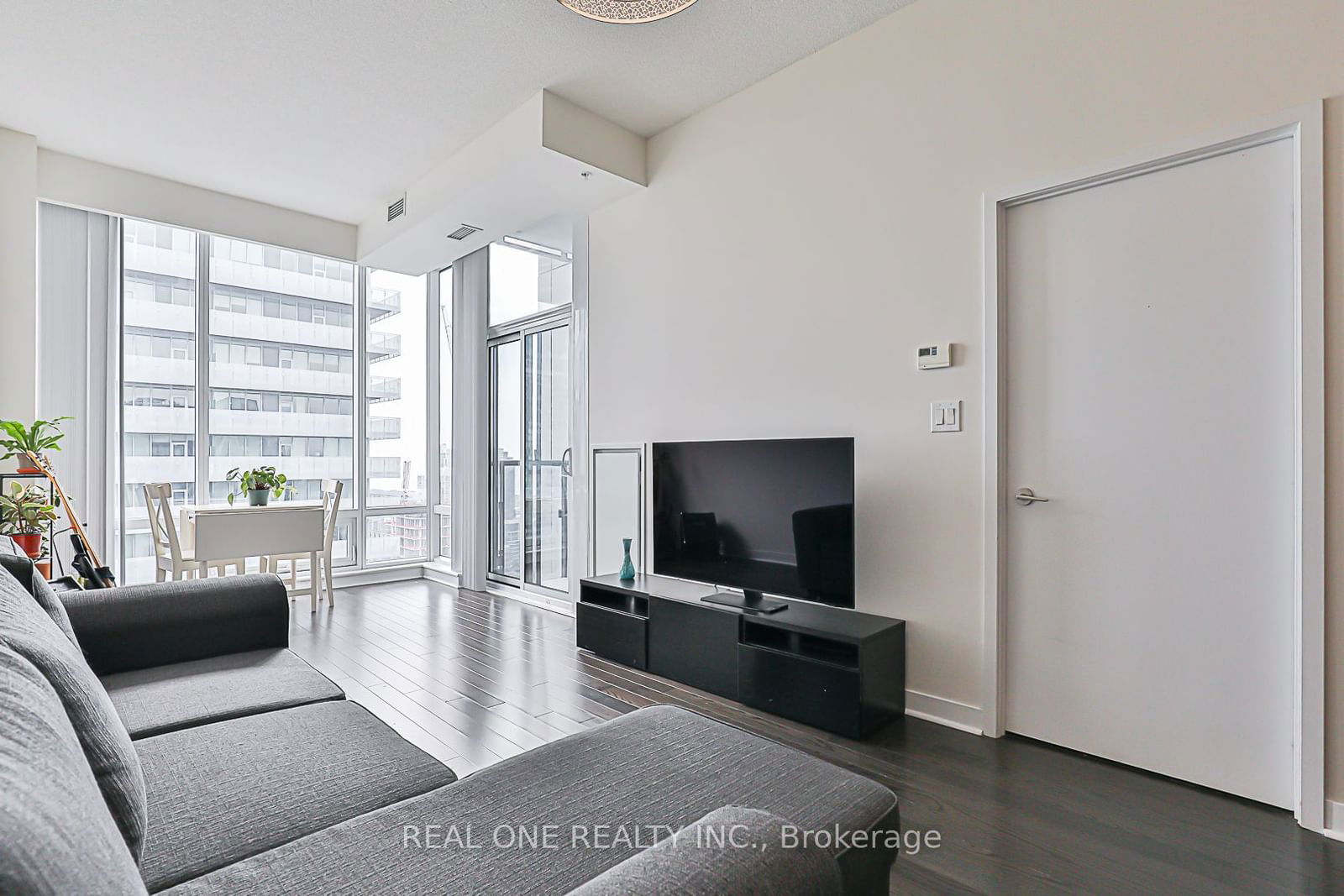 295 Adelaide St W, unit 4408 for sale