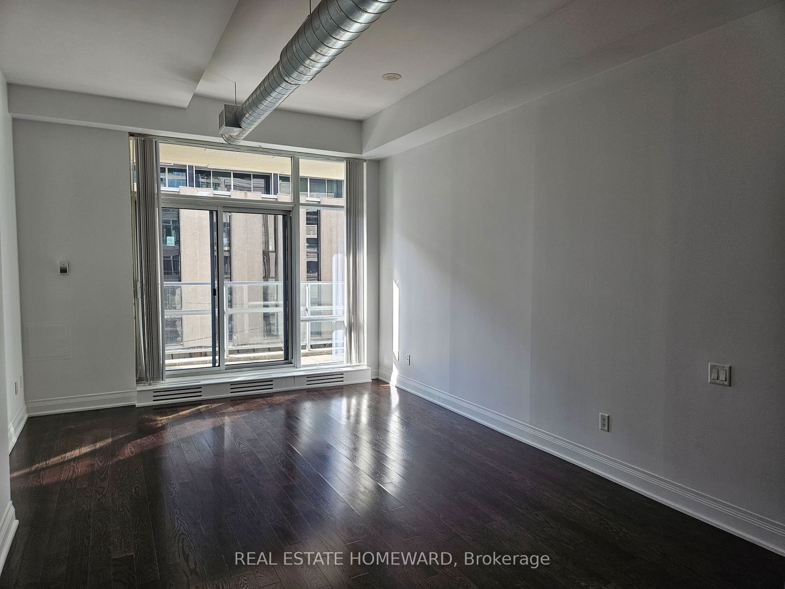 2191 Yonge St, unit Loft #4 for rent