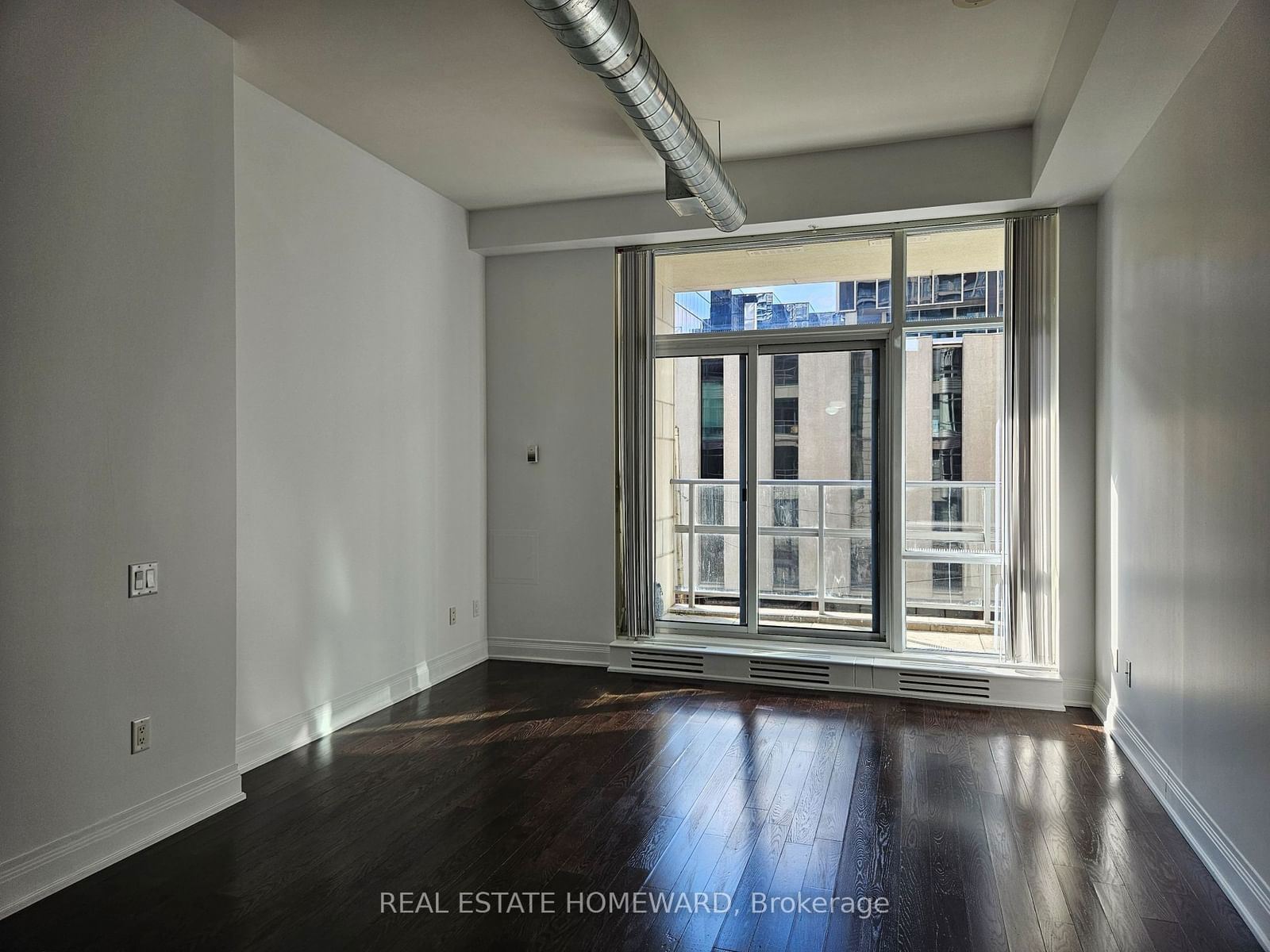 2191 Yonge St, unit Loft #4 for rent