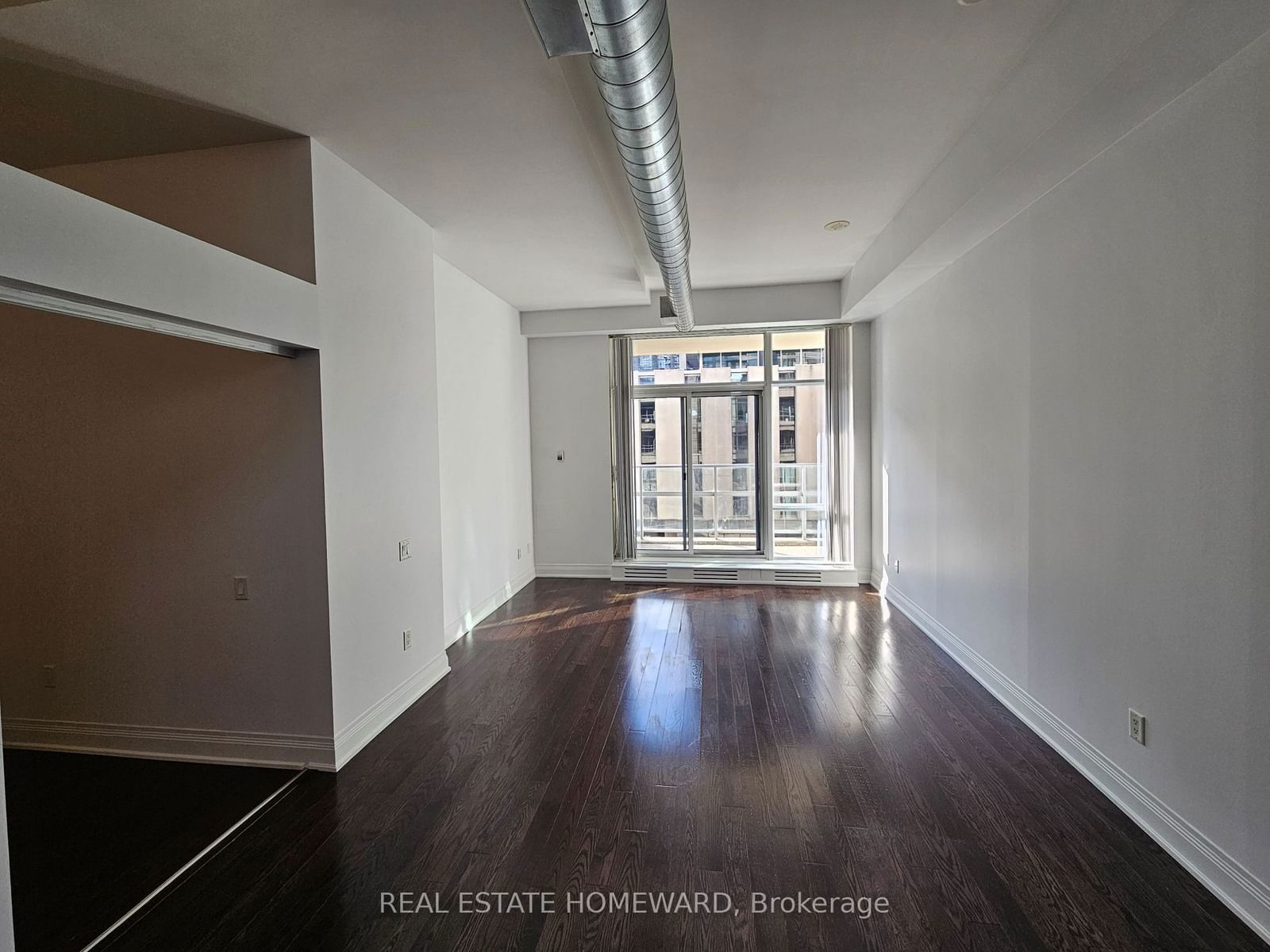 2191 Yonge St, unit Loft #4 for rent