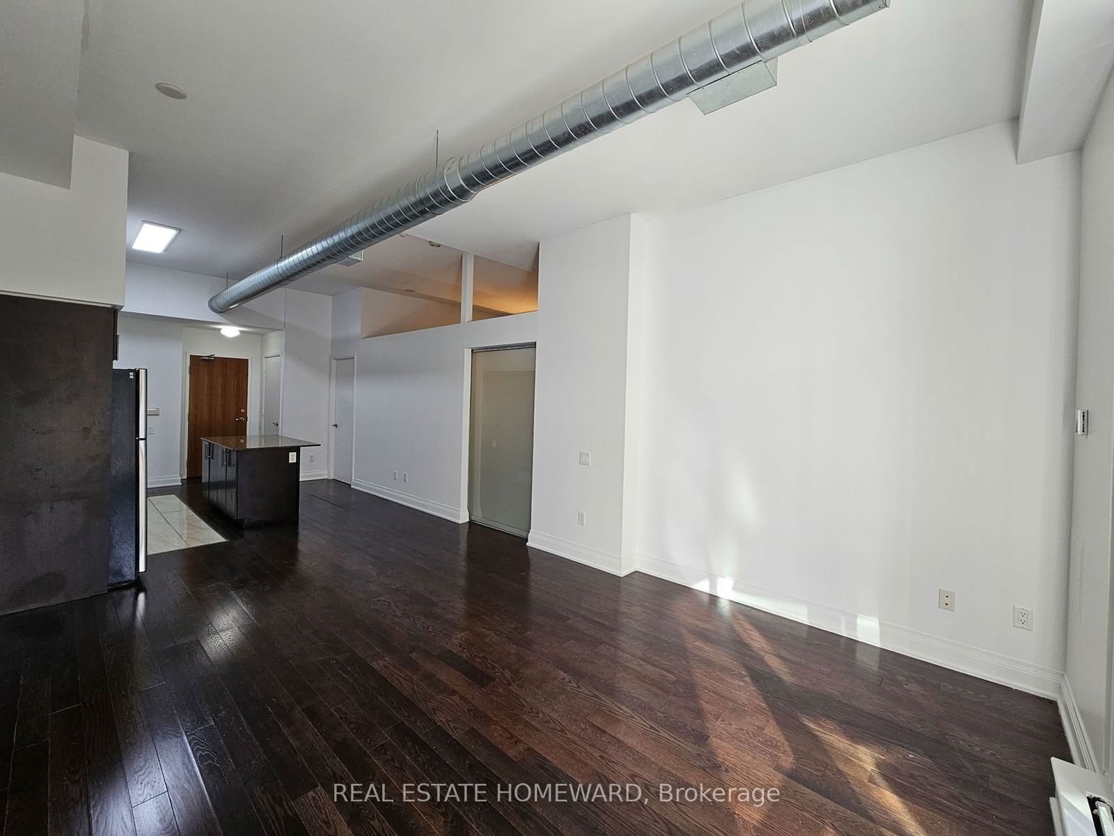 2191 Yonge St, unit Loft #4 for rent