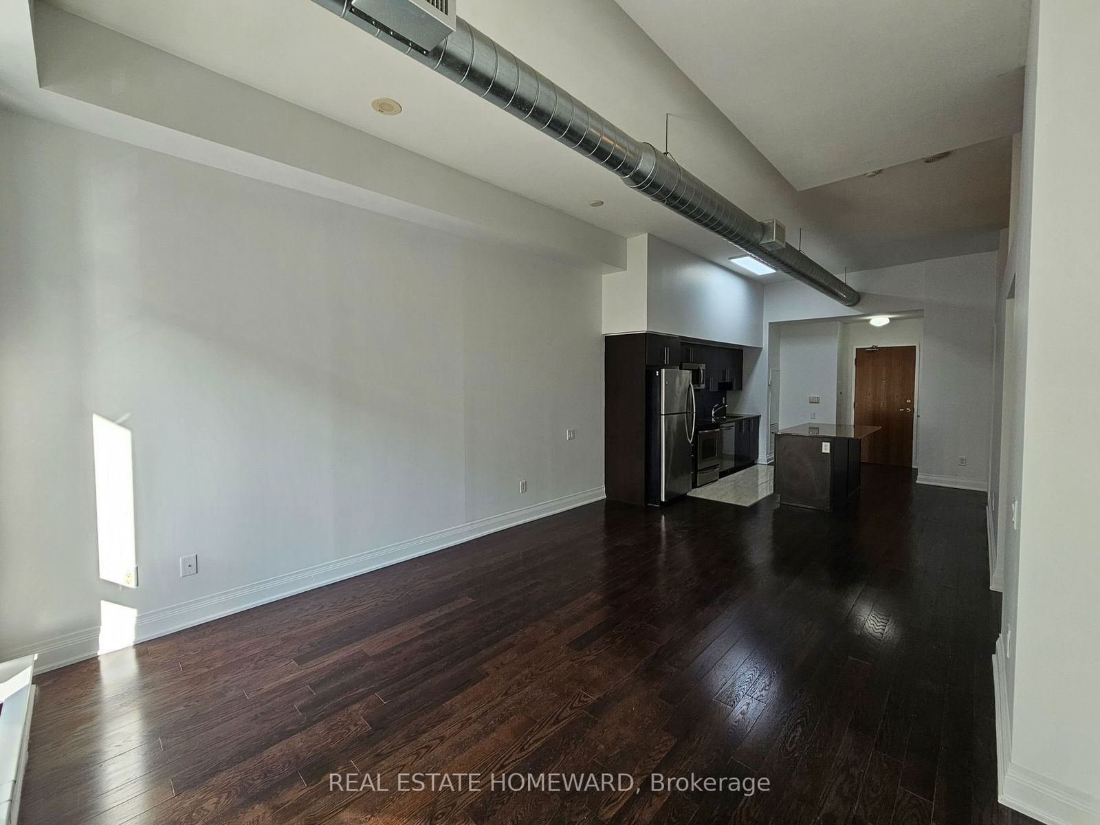 2191 Yonge St, unit Loft #4 for rent