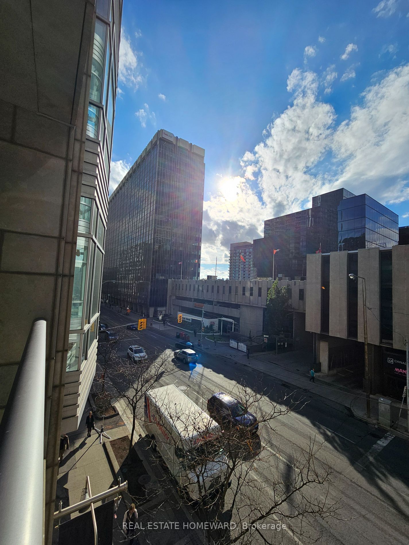 2191 Yonge St, unit Loft #4 for rent