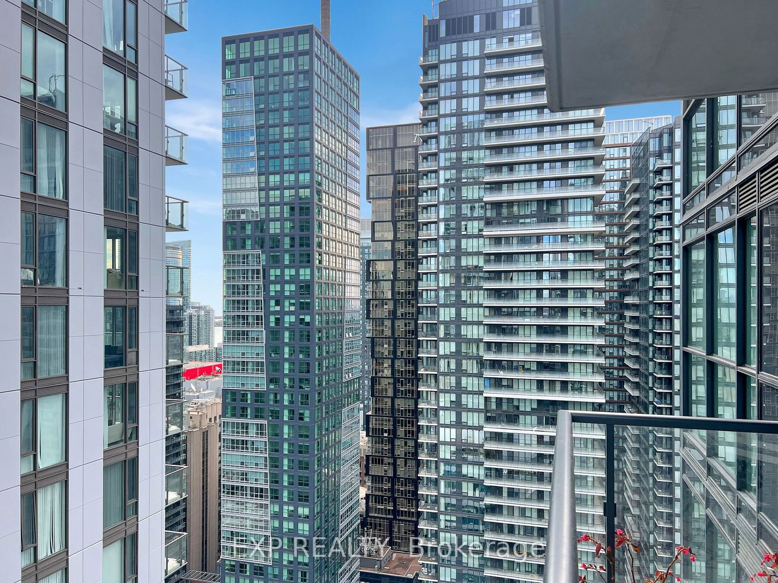 87 Peter St, unit 3412 for rent