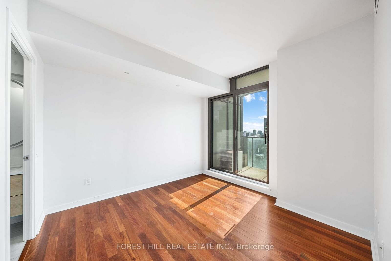 281 Mutual St, unit 1803 for sale