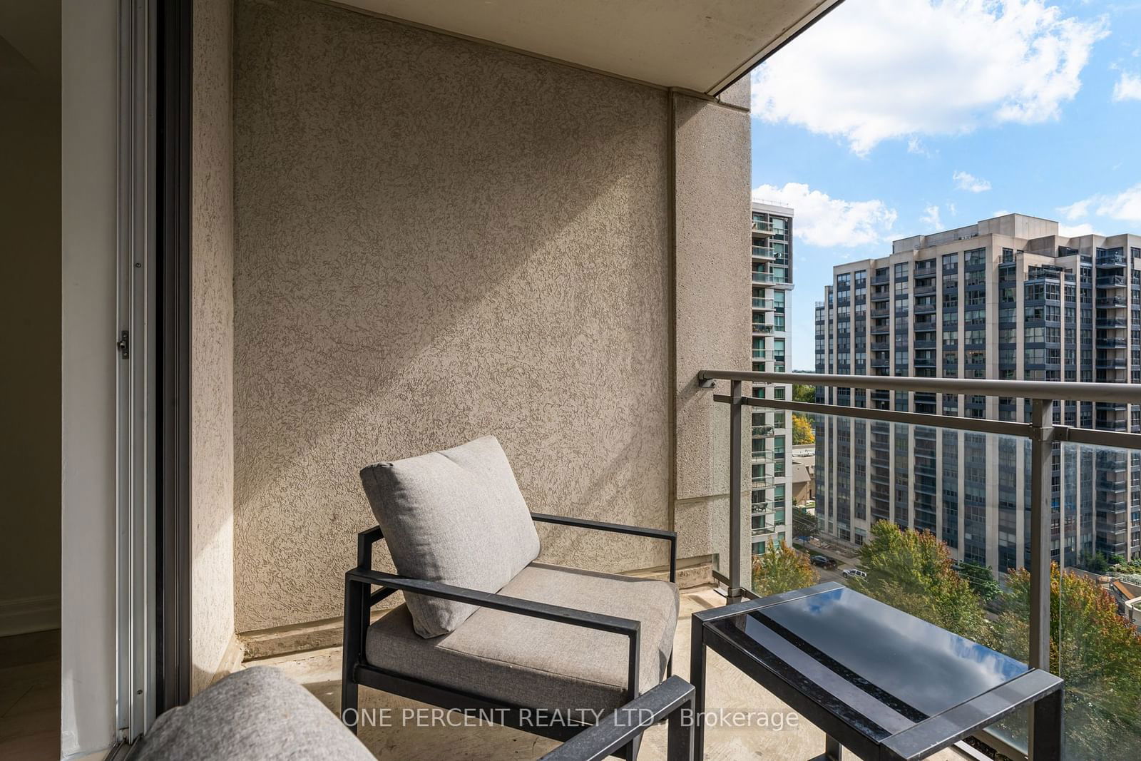 21 Hillcrest Ave, unit 1105 for sale