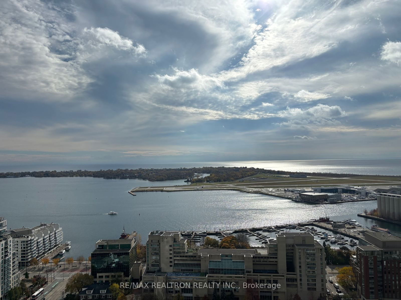 15 Fort York Blvd, unit 3812 for sale