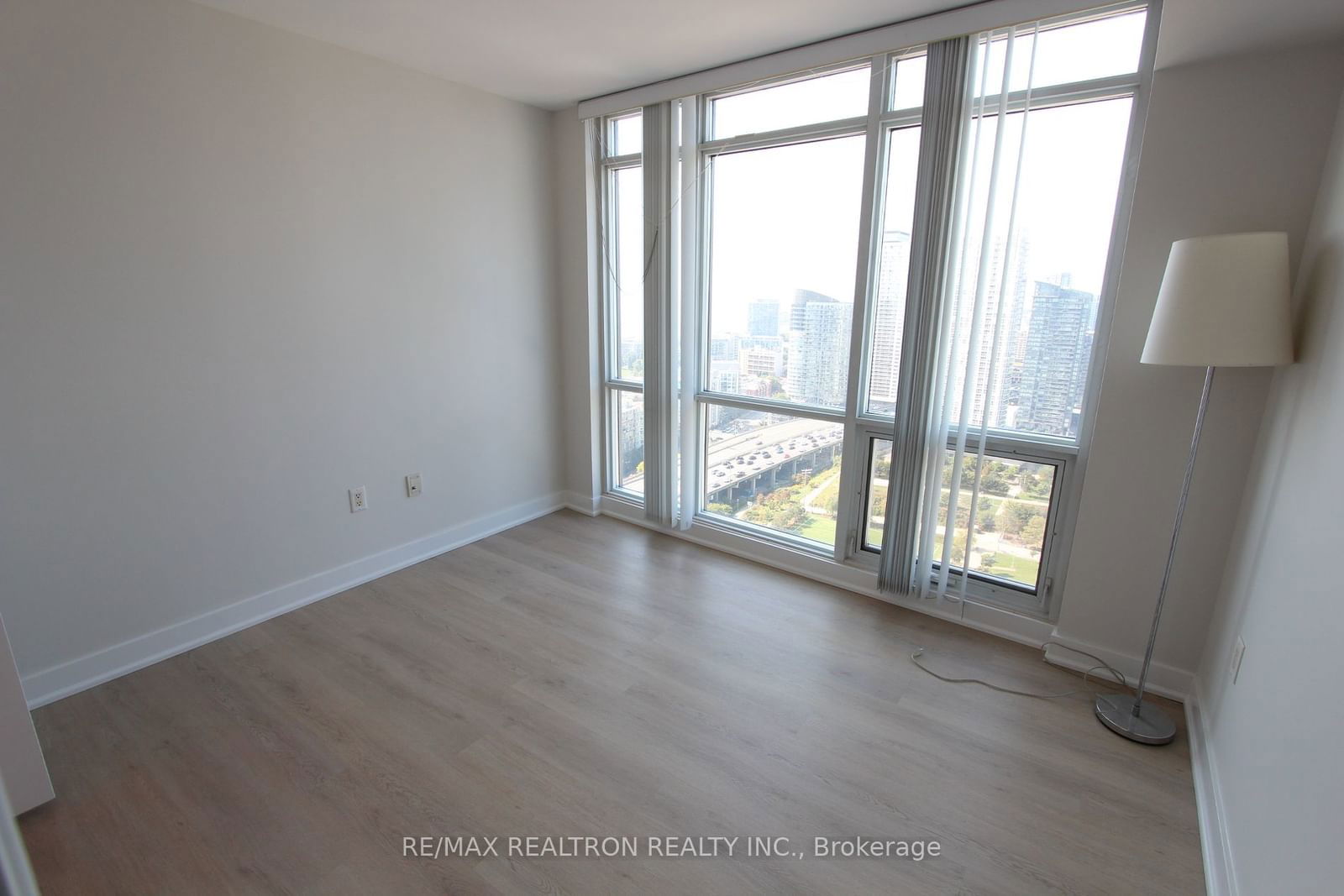 15 Fort York Blvd, unit 3812 for sale