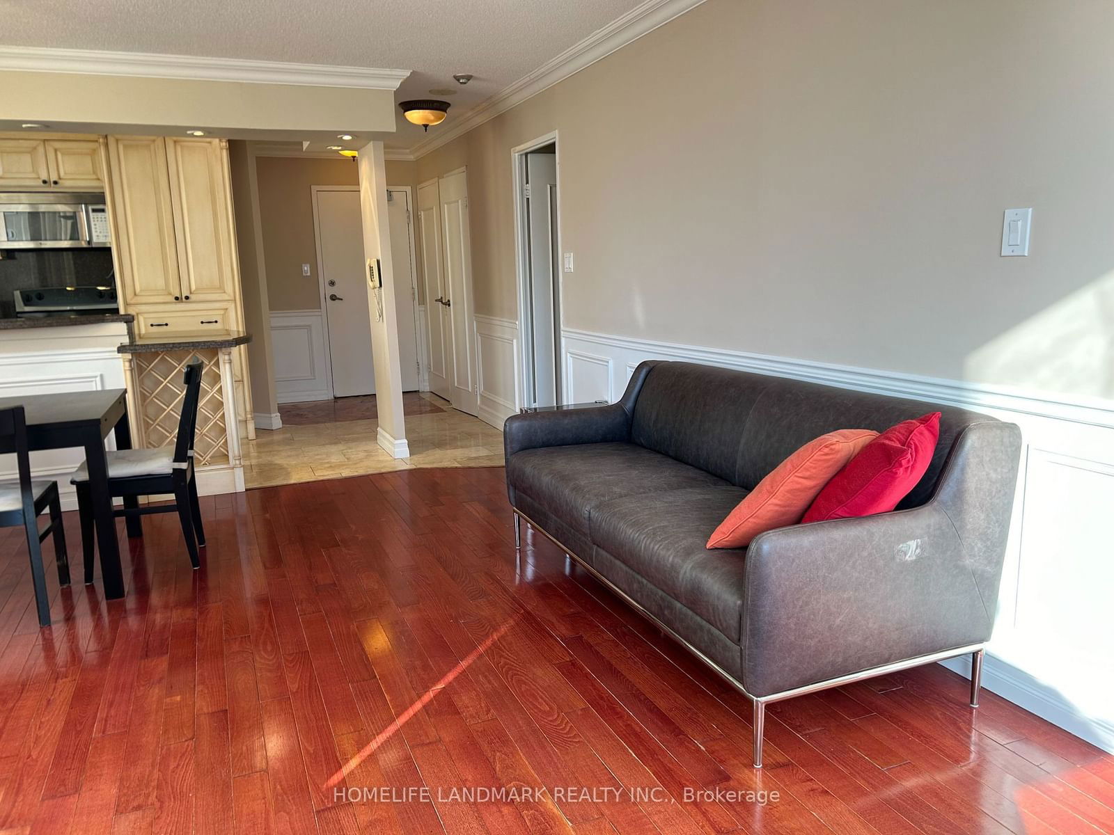 633 Bay St, unit 2011 for rent