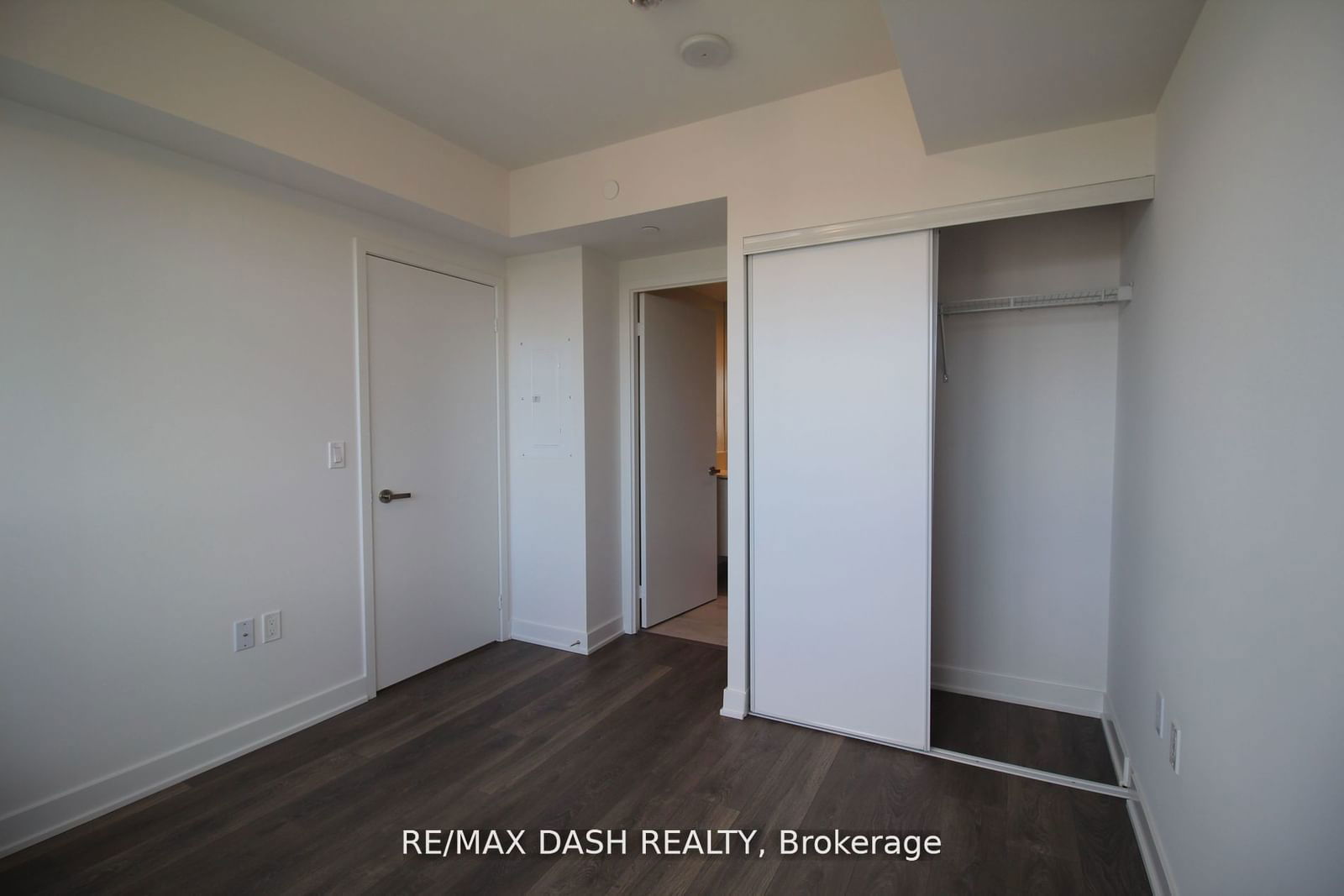 99 BROADWAY Ave, unit 2502 for rent