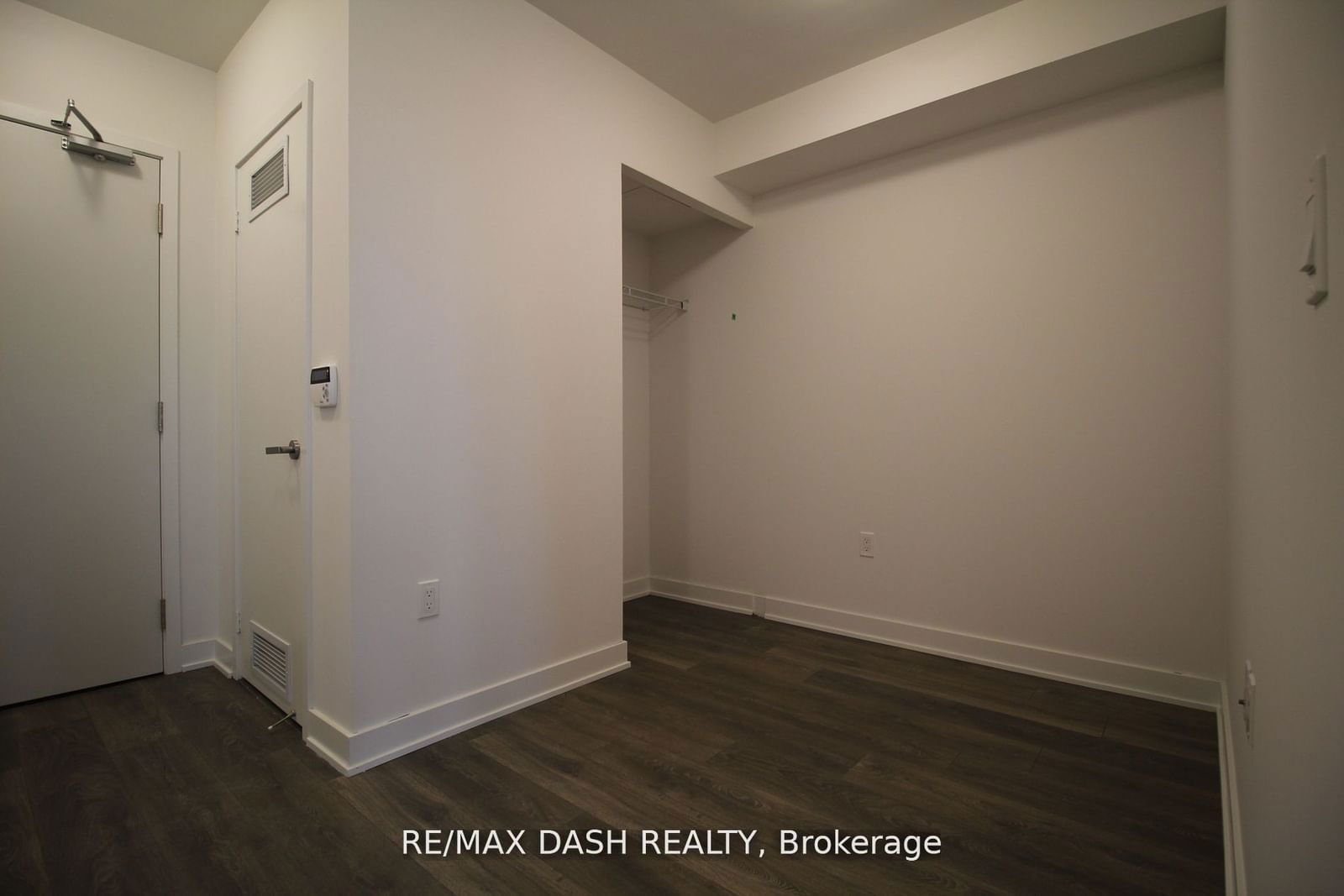 99 BROADWAY Ave, unit 2502 for rent