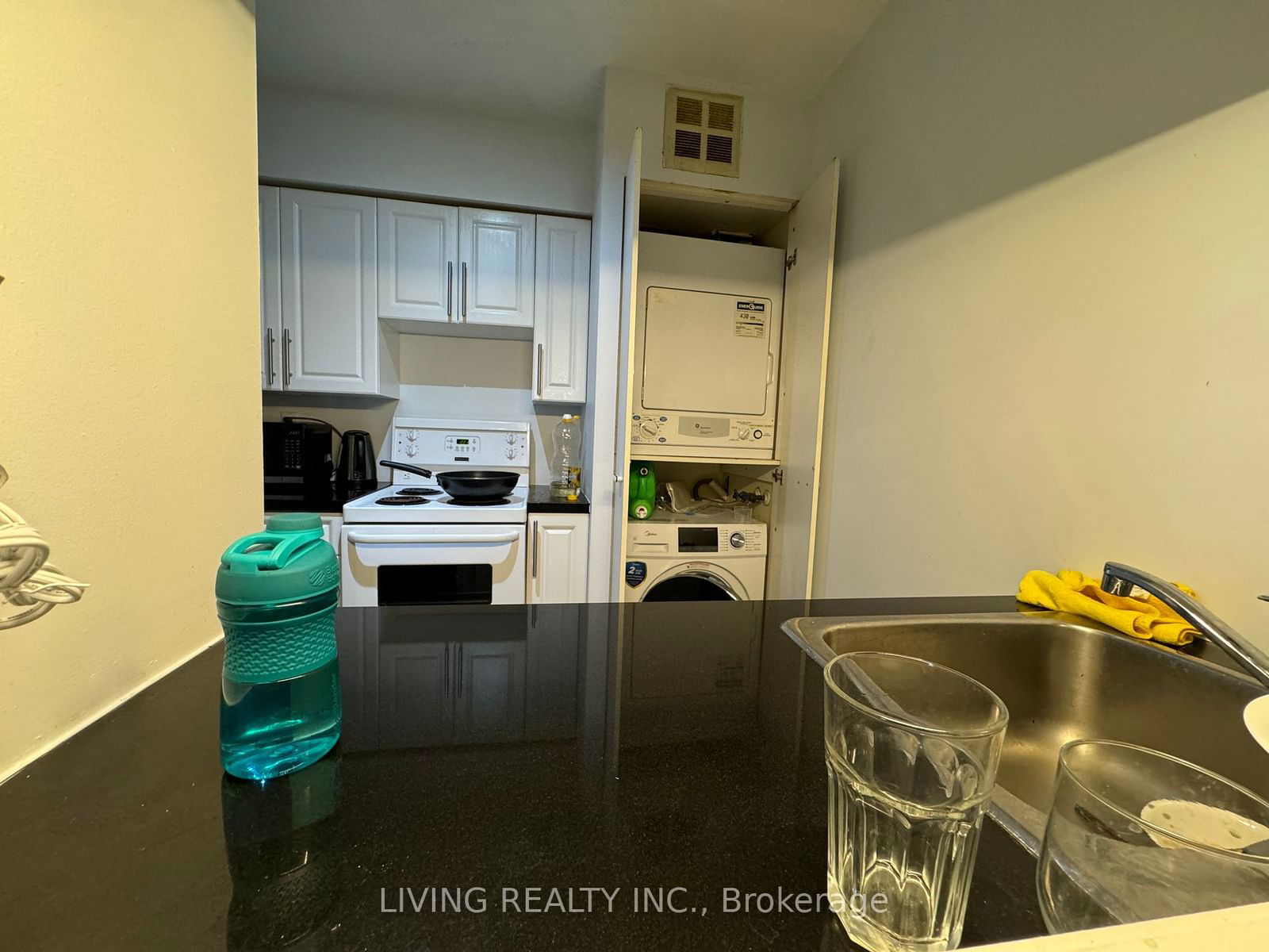 1055 Bay St, unit 2216 for rent