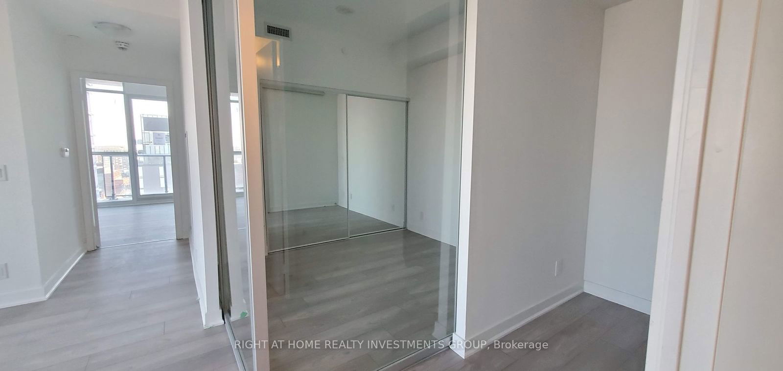 120 Parliament St, unit 1208 for rent