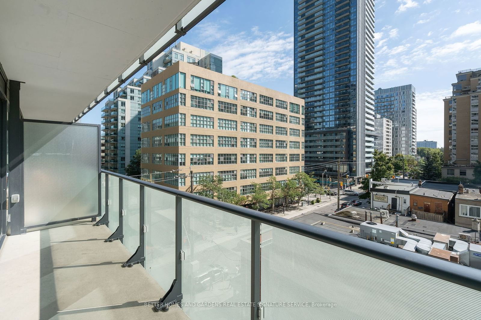 161 Roehampton Ave, unit 515 for sale