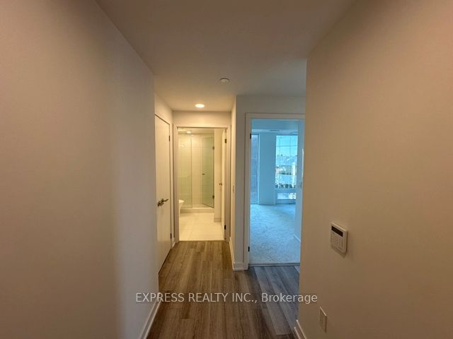 238 Simcoe St, unit 2304 for rent