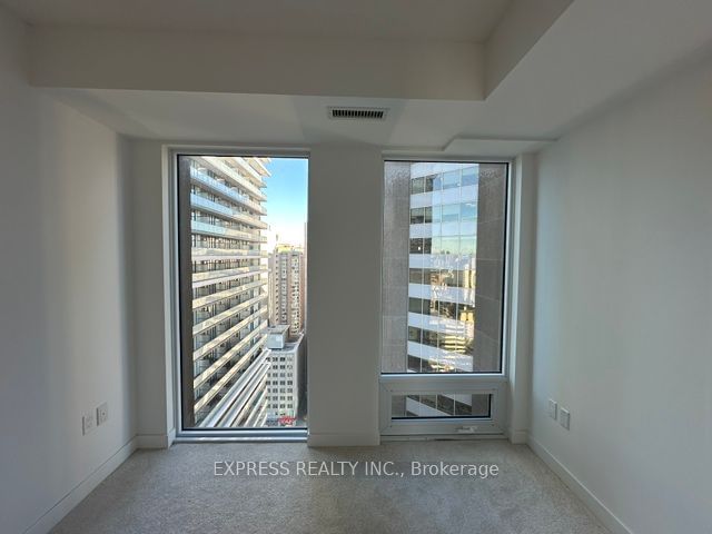 238 Simcoe St, unit 2304 for rent