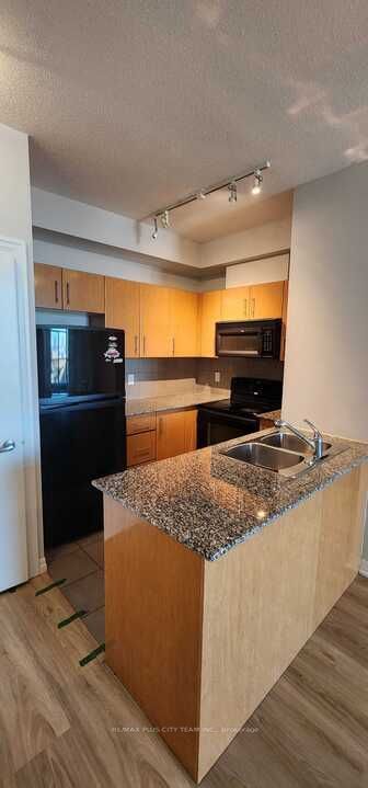 16 Yonge St, unit 2306 for rent