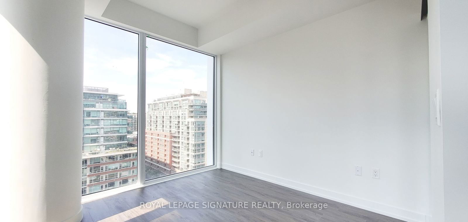 158 Front St E, unit 1210 for sale