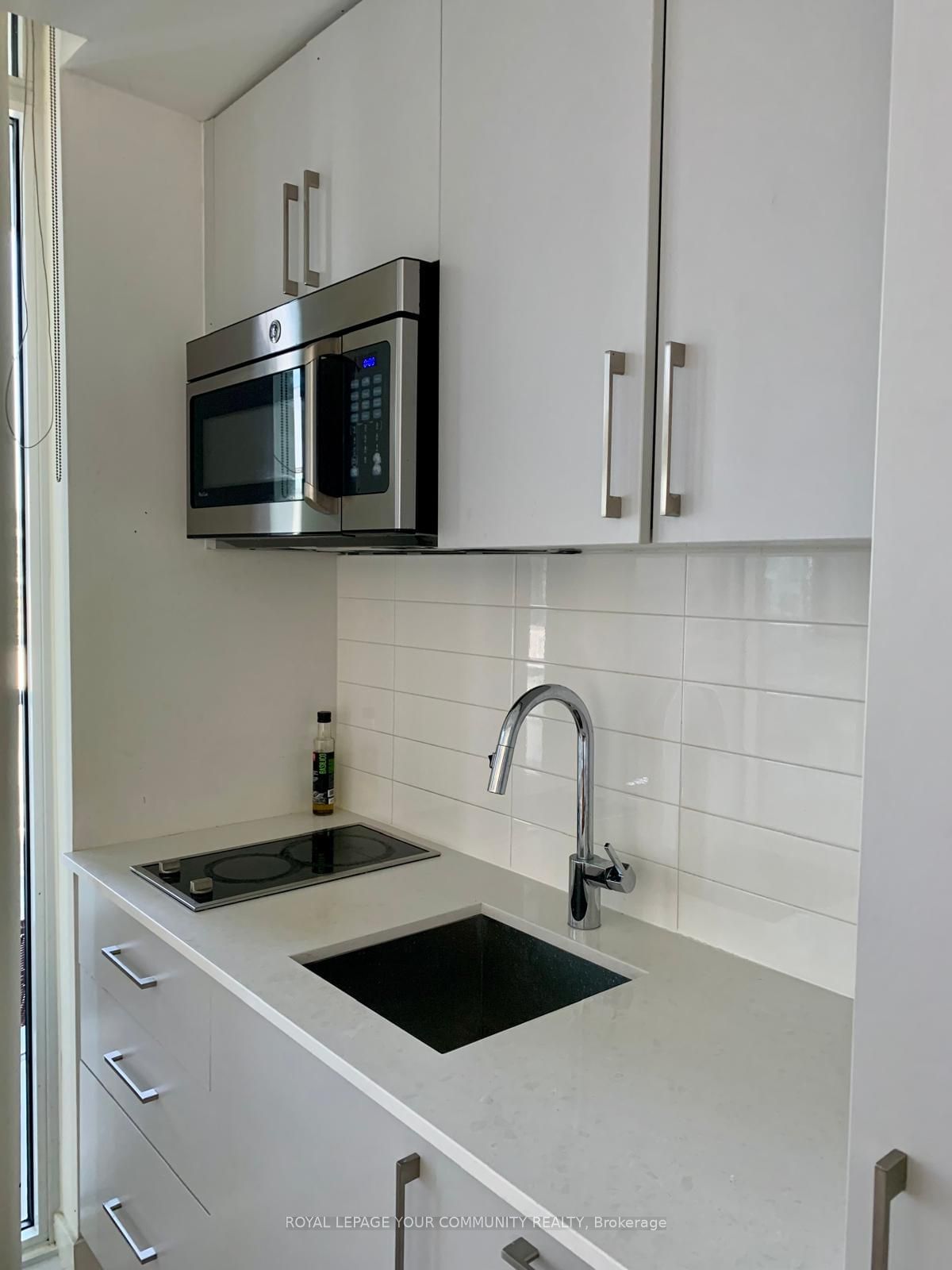 576 Front St W, unit 1401 for rent