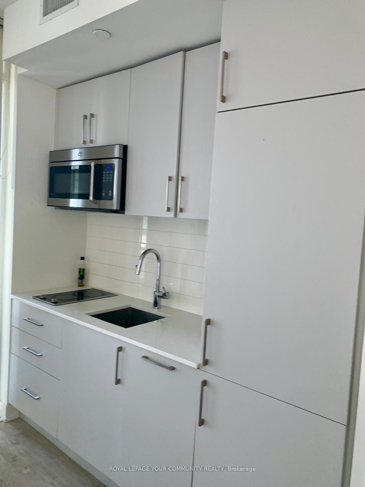 576 Front St W, unit 1401 for rent